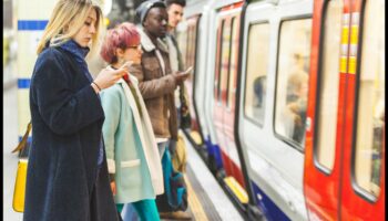 مستوى المعيشة المرتفع: راحة التنقل باستخدام وسائل النقل العام