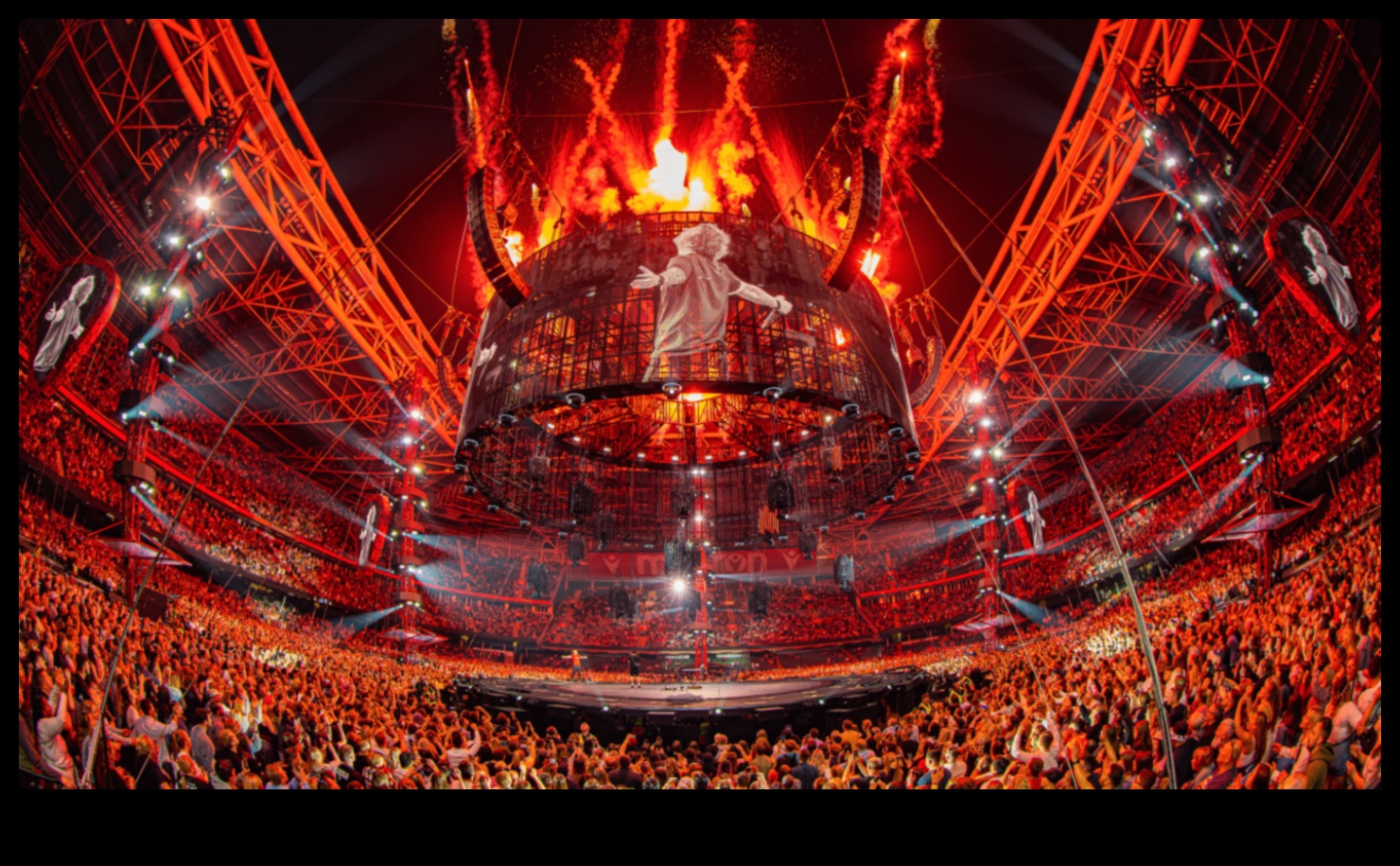 المسرات الديناميكية: استكشاف عالم الفنون الإبداعية وحلول تكنولوجيا المعلومات