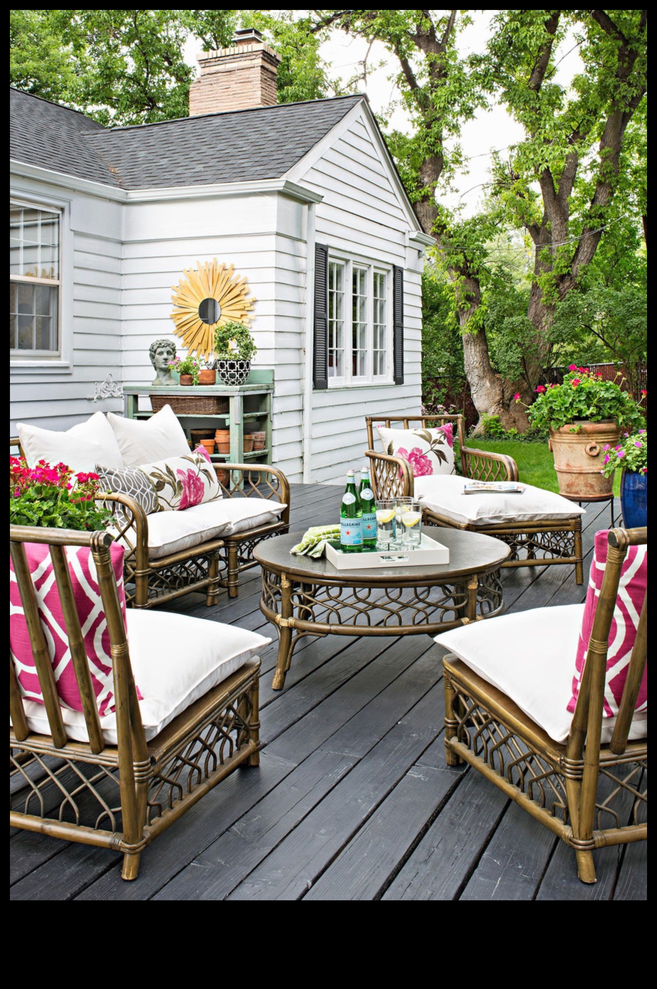 Blossom Seating تكشف عن سحر أثاث الحدائق لواحة خارجية مريحة 4 مقاعد الزهرة: الكشف عن سحر أثاث الحدائق