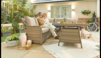 مقاعد الزهرة: الكشف عن سحر أثاث الحدائق